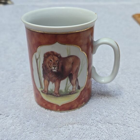 Vintage Email de Limoges 1855 Lion Mug by I. Godinger – Hand-Painted Porcelain - Picture 3 of 12